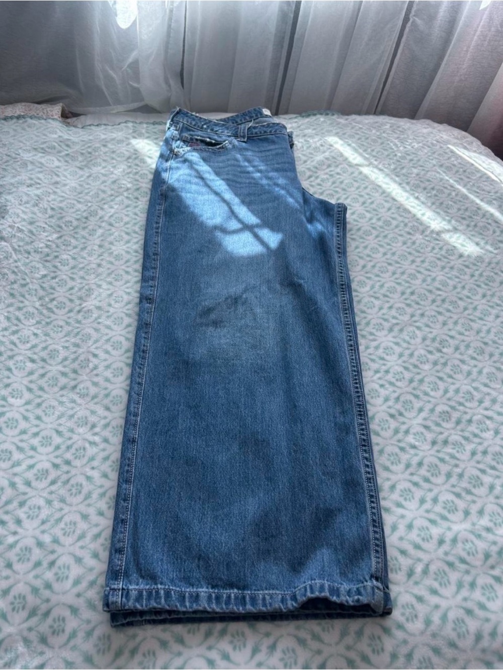 Hollister Classic Low-Rise Baggy Fit Women’s Jeans - Blue